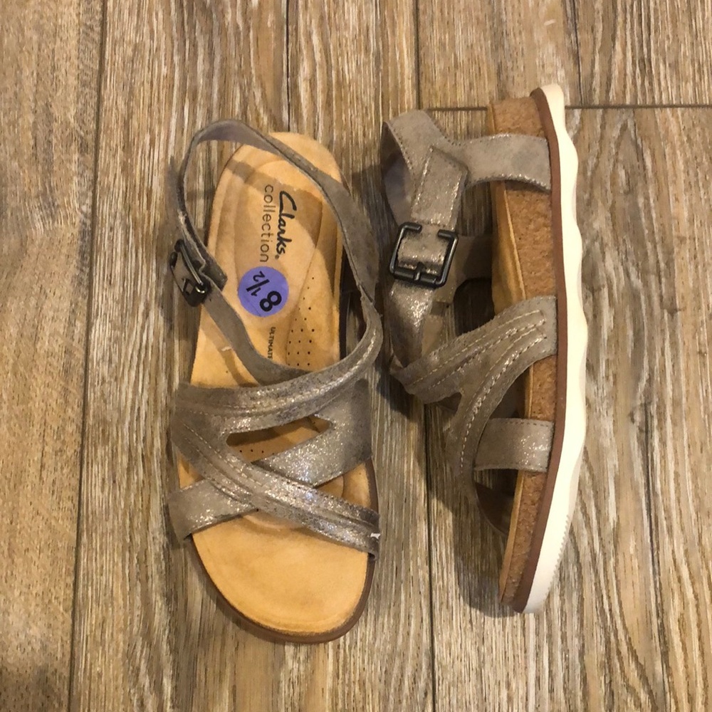 Women’s Clarks Brynn Ave Taupe Metallic Leather Sandals Size 8.5